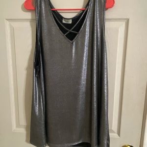 Metallic tank